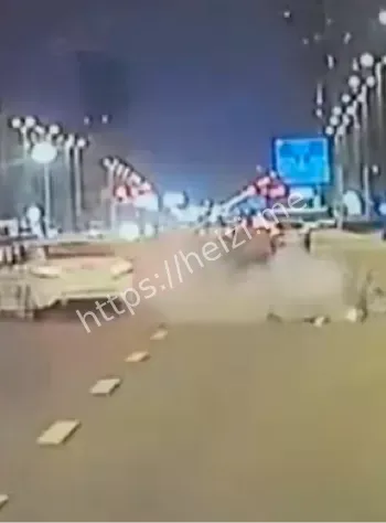 150多迈撞向汽车